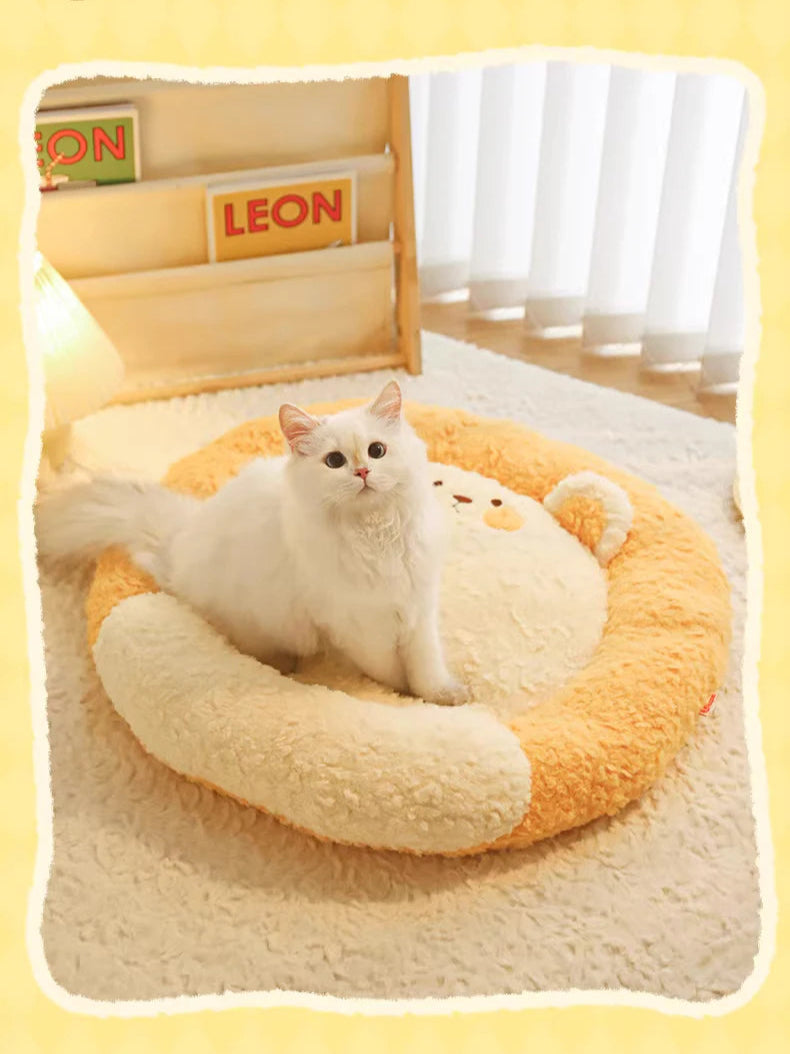 coussin-pour-chat-lion-poser