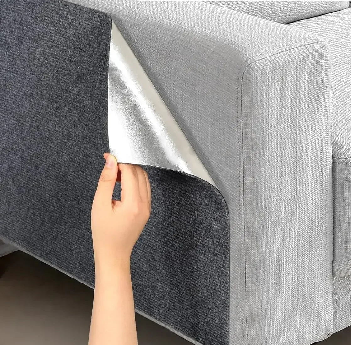 protection-canapé-chat-scratche-collant